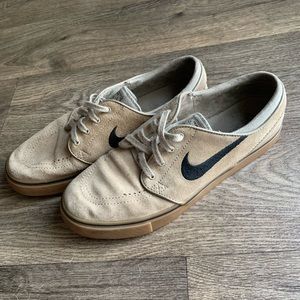 Nike SB Zoom Air Stefan Janoski suede and gum